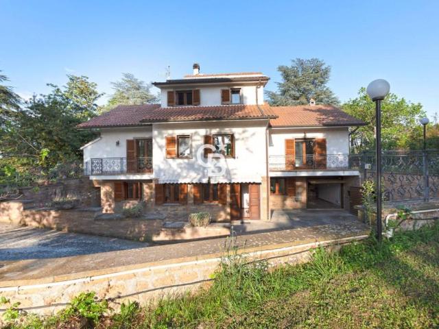 Villa singola in vendita a Viterbo strada Acquabianca, 27, Bagnaia La Quercia