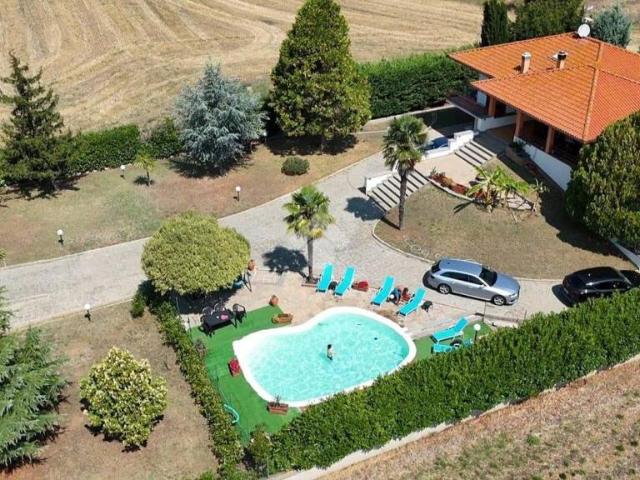 Villa singola in vendita a Viterbo strada Ombrone, 1, Teverina