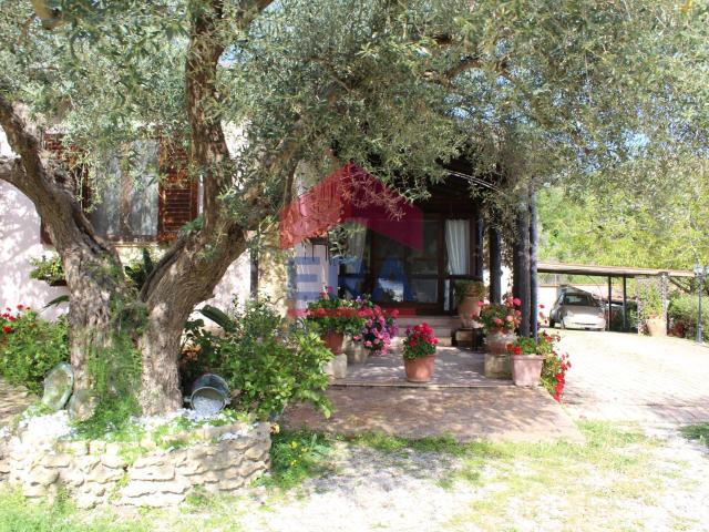 Villa singola in vendita a Agira