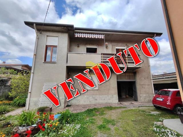 Villa Singola in vendita a Agrate Brianza