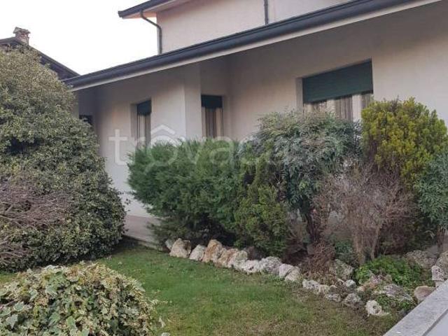 Villa singola in vendita a Bagnolo Cremasco via Novella