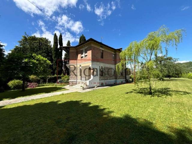 Villa singola in vendita a Barga via san pietro in campo