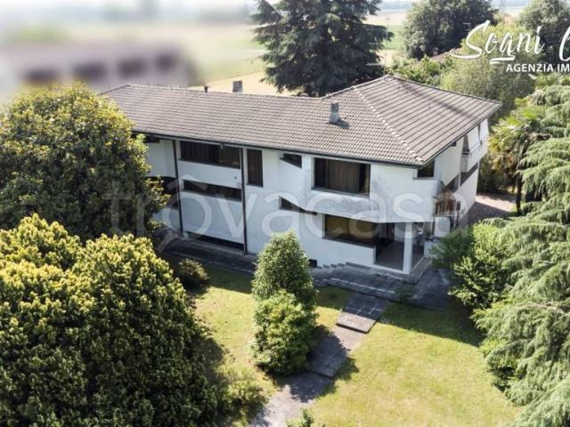 Villa singola in vendita a Bellinzago Novarese via Ticino