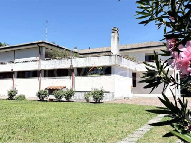 Villa singola in vendita a Bellinzago Novarese