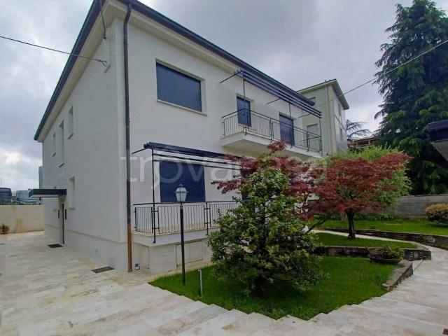 Villa singola in vendita a Bergamo, San Paolo