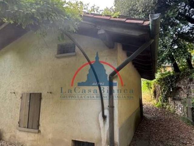 Casa indipendente in vendita a Bergamo via Colle dei Roccoli