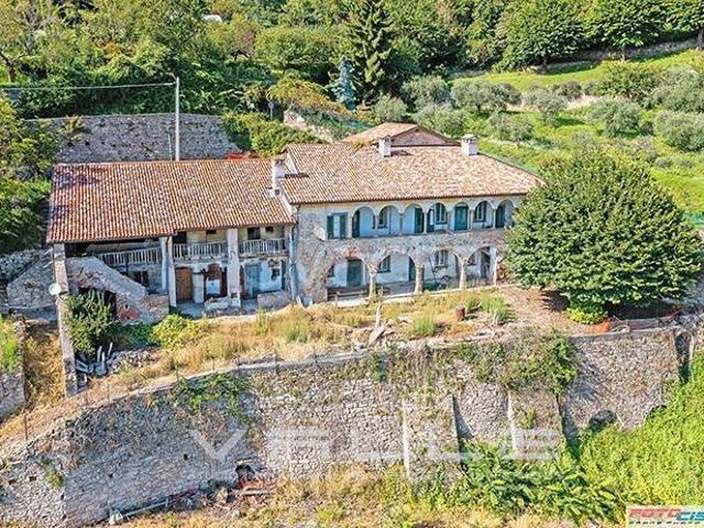 Villa singola in vendita a Bergamo via San Sebastiano