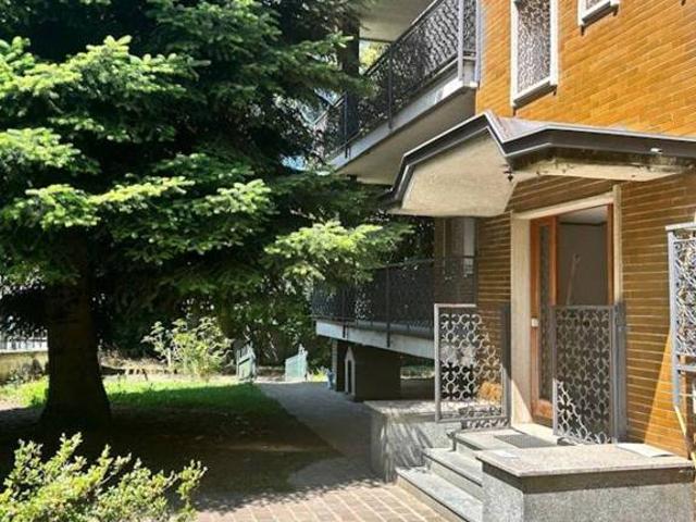 Villa singola in vendita a Besana in Brianza
