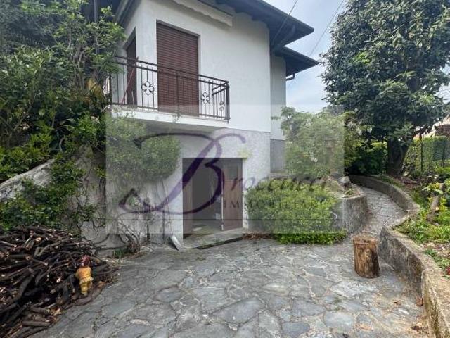 Villa singola in vendita a Bisuschio