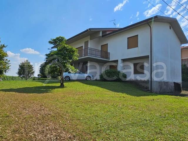 Villa singola in vendita a Bonate Sotto via Vittorio Veneto