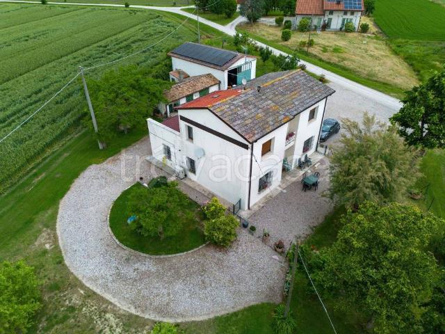 Villa singola in vendita a Bondeno via Argine Cagnetto, 41