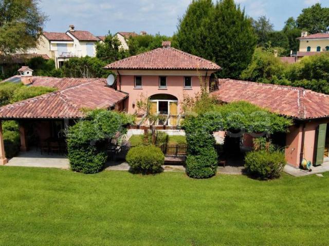 Villa singola in vendita a Bogogno via Sant'Isidoro, 1