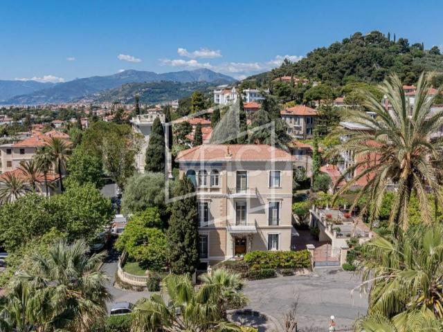 Villa singola in vendita a Bordighera via Massimo d'Azeglio, 1