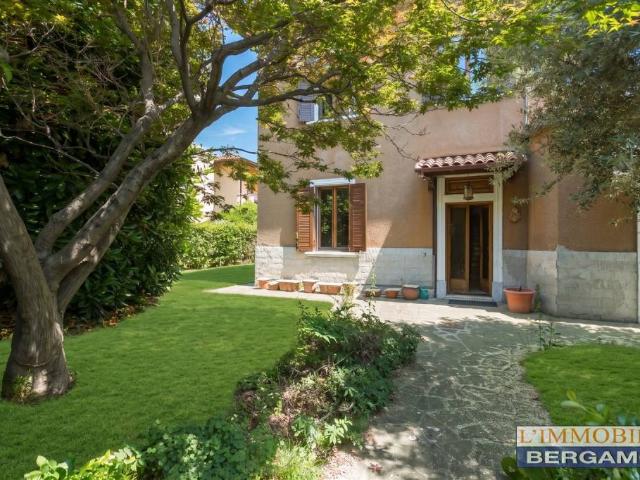 Villa singola in vendita a Borgo Palazzo, Bergamo