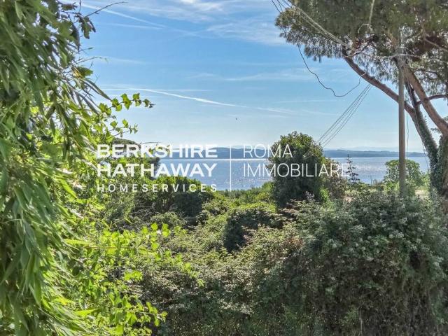 Villa singola in vendita a Bracciano via Circumlacuale, 4