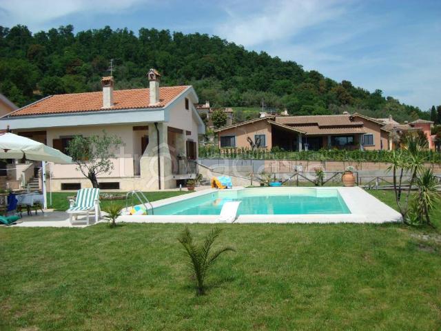 Villa singola in vendita a Bracciano via Ponte Vecchio