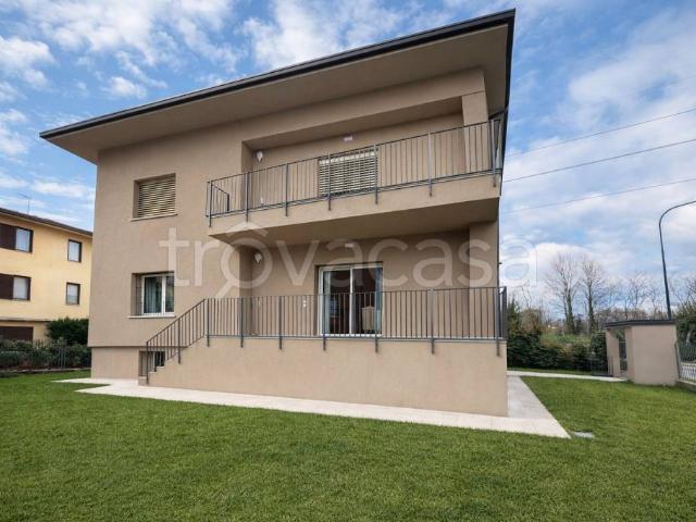 Villa singola in vendita a Brescia, Fiumicello