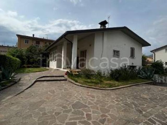 Villa singola in vendita a Brescia, Villaggio Prealpino