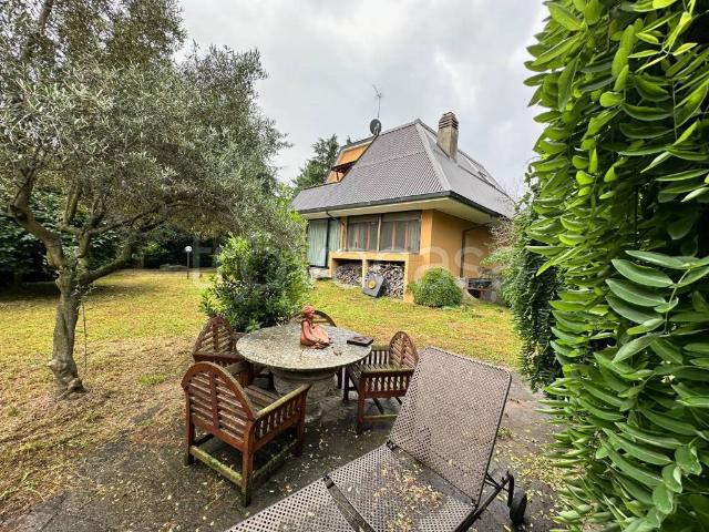 Villa singola in vendita a Brugherio via Torazza, 151