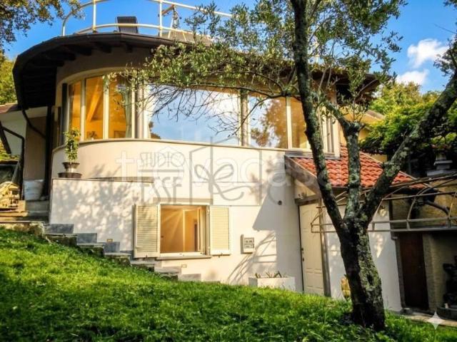 Villa singola in vendita a Camaiore