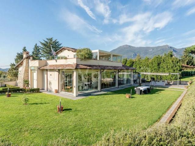 Villa singola in vendita a Camaiore via Della Costa, 72