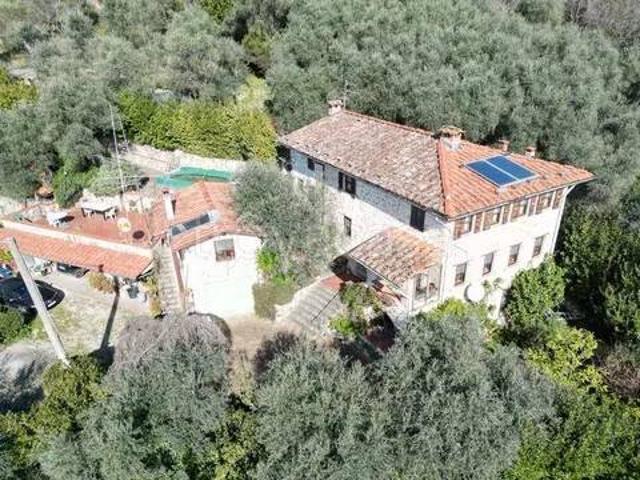 Villa singola in vendita a Camaiore via Montebello No Number
