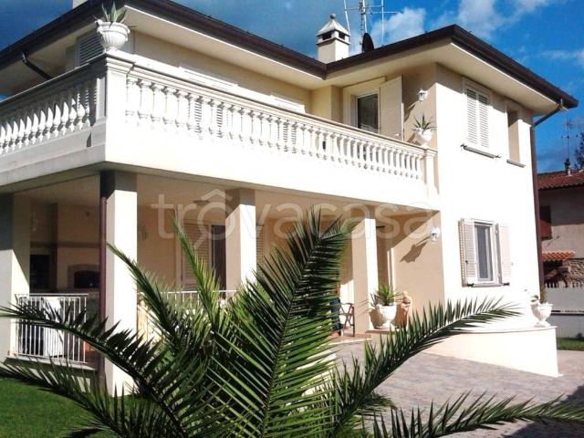Villa singola in vendita a Camaiore via San Lazzaro, 2