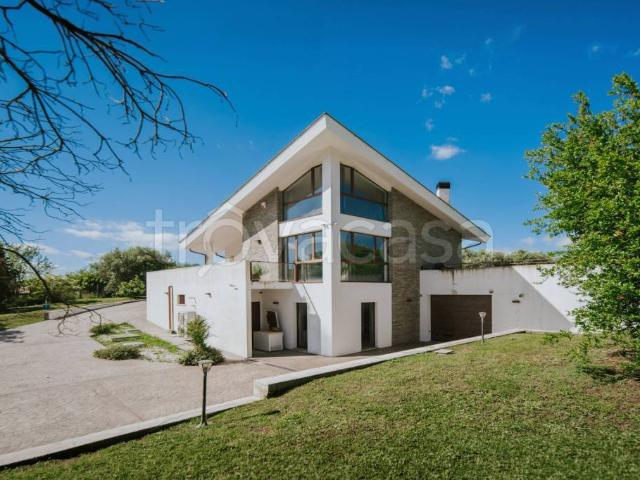 Villa singola in vendita a Campagnano di Roma strada di Sant'Anna, 9