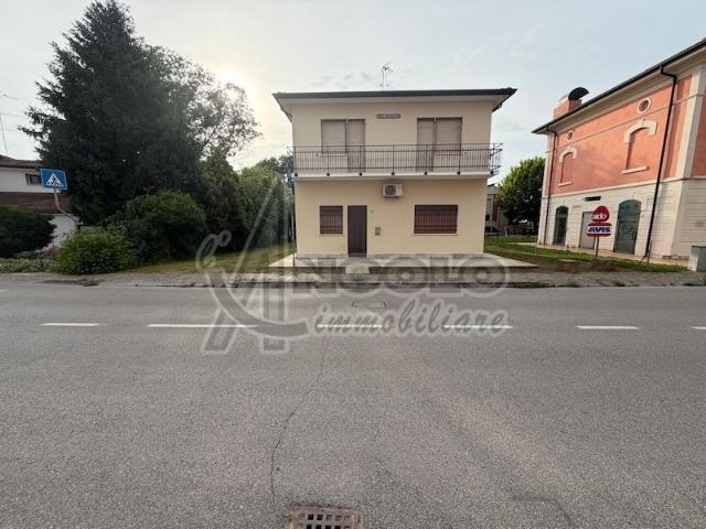 Villa singola in vendita a Canaro via Roma, 96