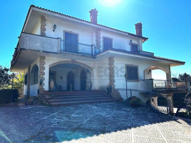 Villa singola in vendita a Caltanissetta via Luigi Russo, 36