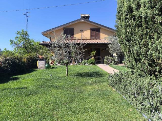 Villa singola in vendita a Capodacqua, Foligno