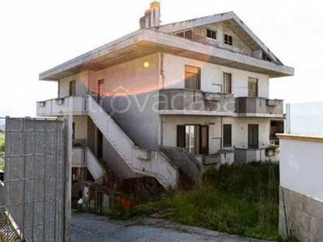 Villa singola in vendita a Cappelle sul Tavo via Magazzeno, 11