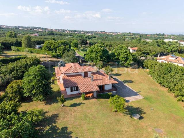 Villa singola in vendita a Caprarola