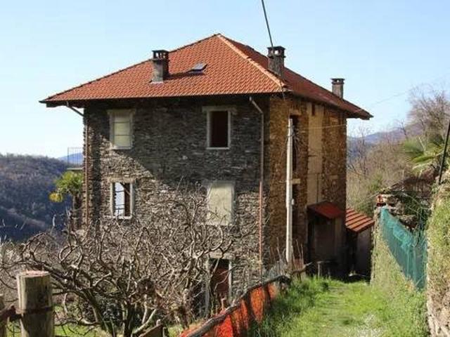 Villa singola in vendita a Caprezzo via Roma No Number