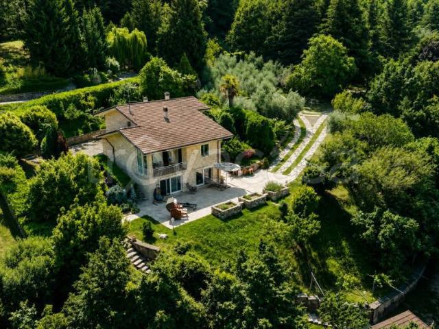 Villa singola in vendita a Caprino Veronese