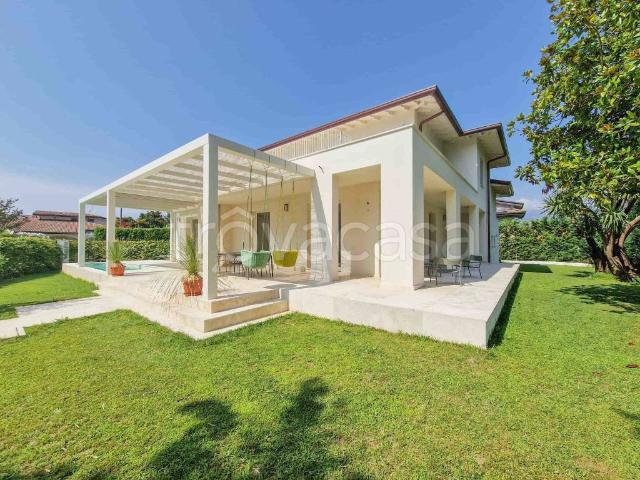 Villa singola in vendita a Caranna, Forte dei Marmi