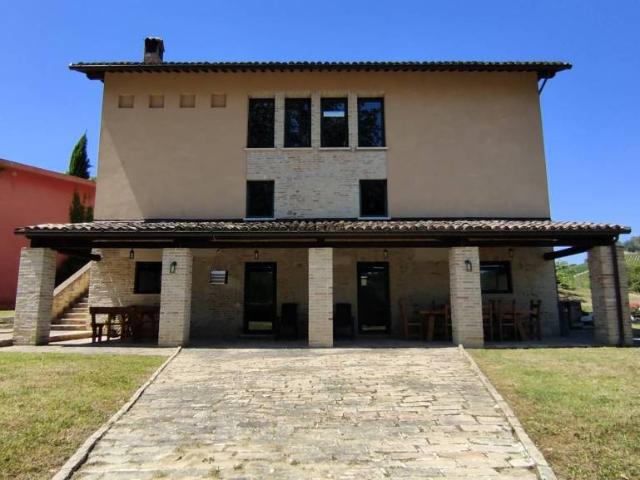 Villa singola in vendita a Carassai strada Val Menocchia