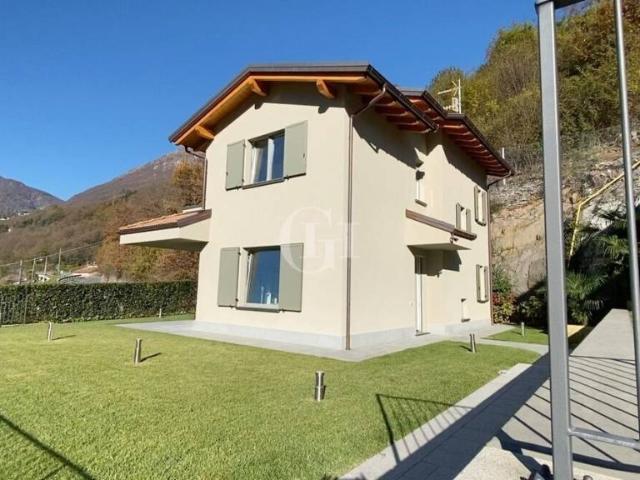 Villa singola in vendita a Carlazzo via Bosco Impero