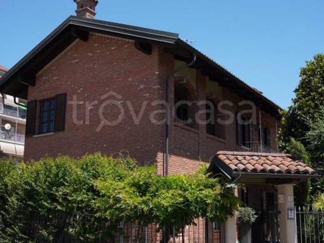 Villa singola in vendita a Carmagnola piazza Sud America