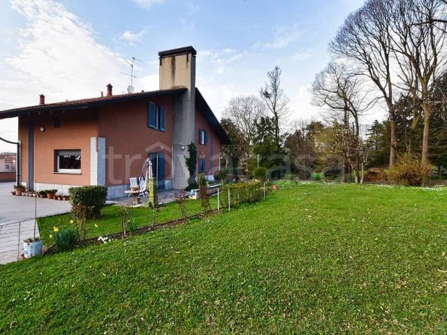 Villa singola in vendita a Carnate