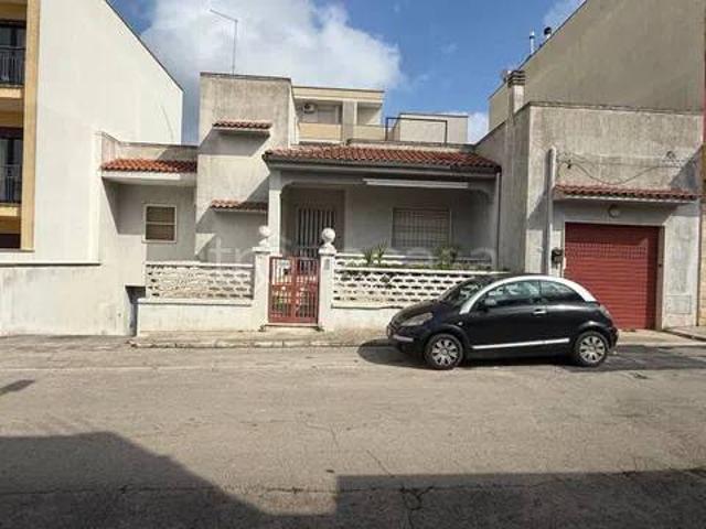 Villa singola in vendita a Carovigno via Benedetto Croce, 96