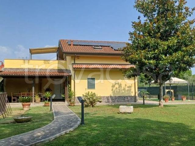 Villa singola in vendita a Carrara, Avenza