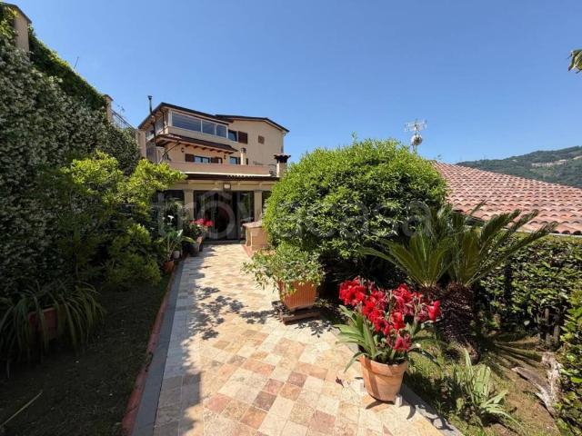 Villa singola in vendita a Carrara viale XX Settembre, 46, Centro città
