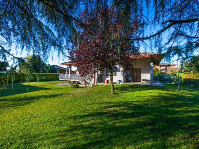 Villa Singola in vendita a Castel d'Azzano, Beccacivetta