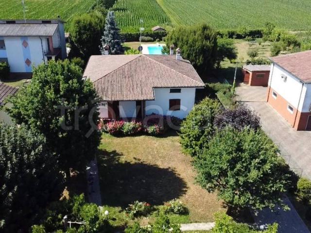 Villa singola in vendita a Castelnuovo Bocca d'Adda via Piave, 37