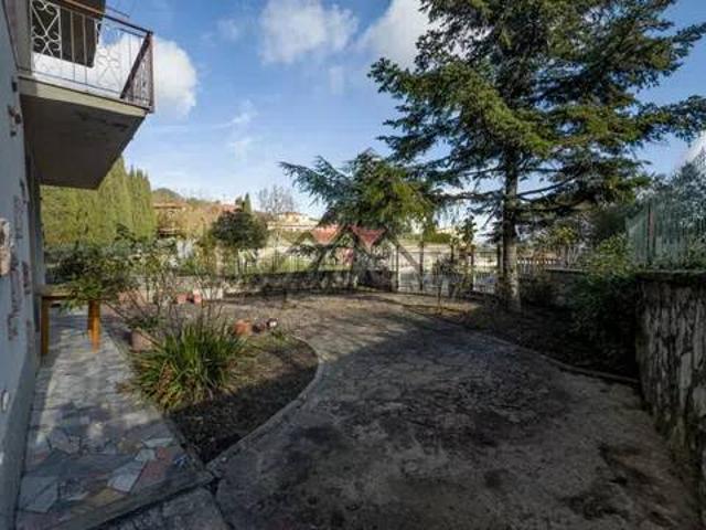 Villa singola in vendita a Castelnuovo di Val di Cecina piazza Matteotti