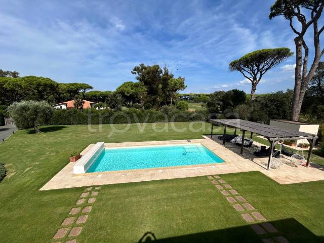 Villa singola in vendita a Castiglione della Pescaia via del Tennis, Punta Ala