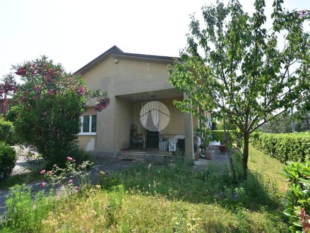 Villa singola in vendita a Castiglione delle Stiviere viale Croce Rossa, 15