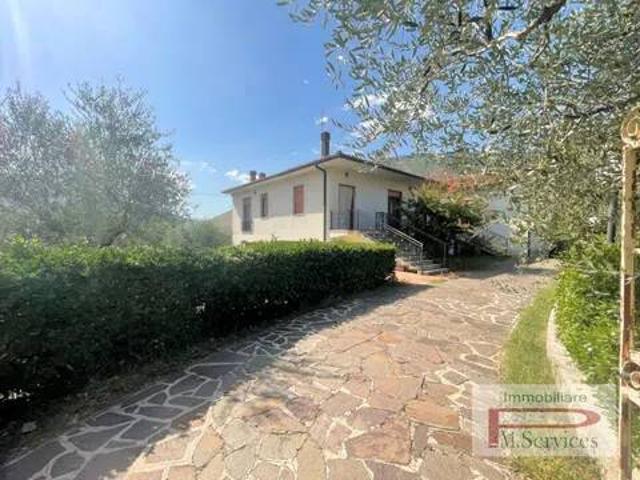 Villa singola in vendita a Castro dei Volsci via Quercia Grossa, 19