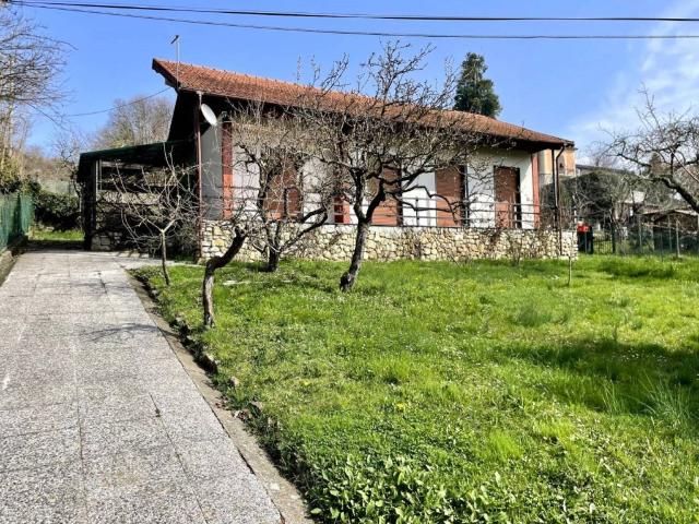 Villa singola in vendita a Casella via Seriallo